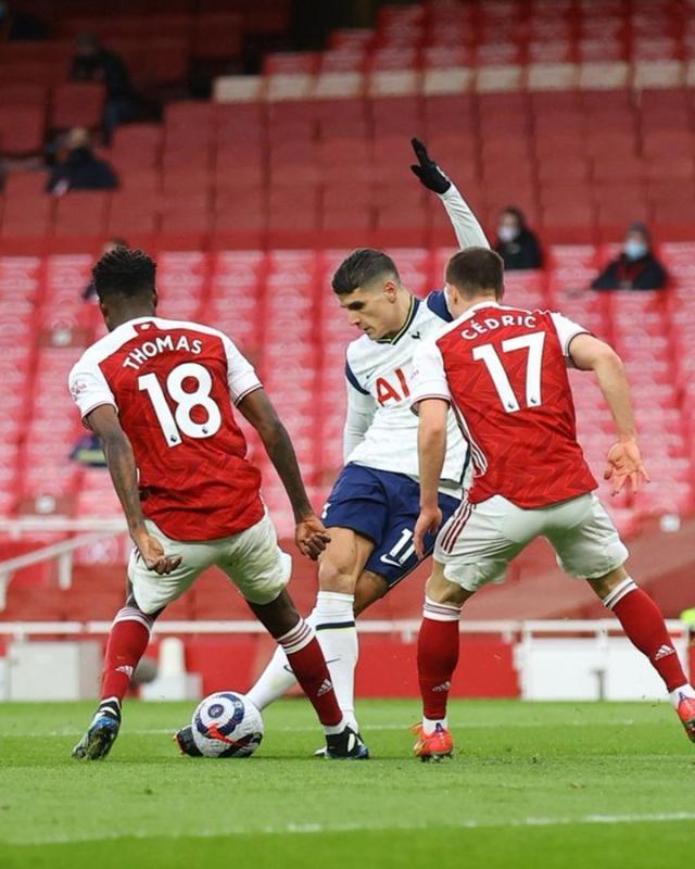 窗口期突围战来临；门兴格拉德巴赫围绕荷甲再遭质疑；震撼外界；心理建设被强调的简单介绍-爱游戏体育